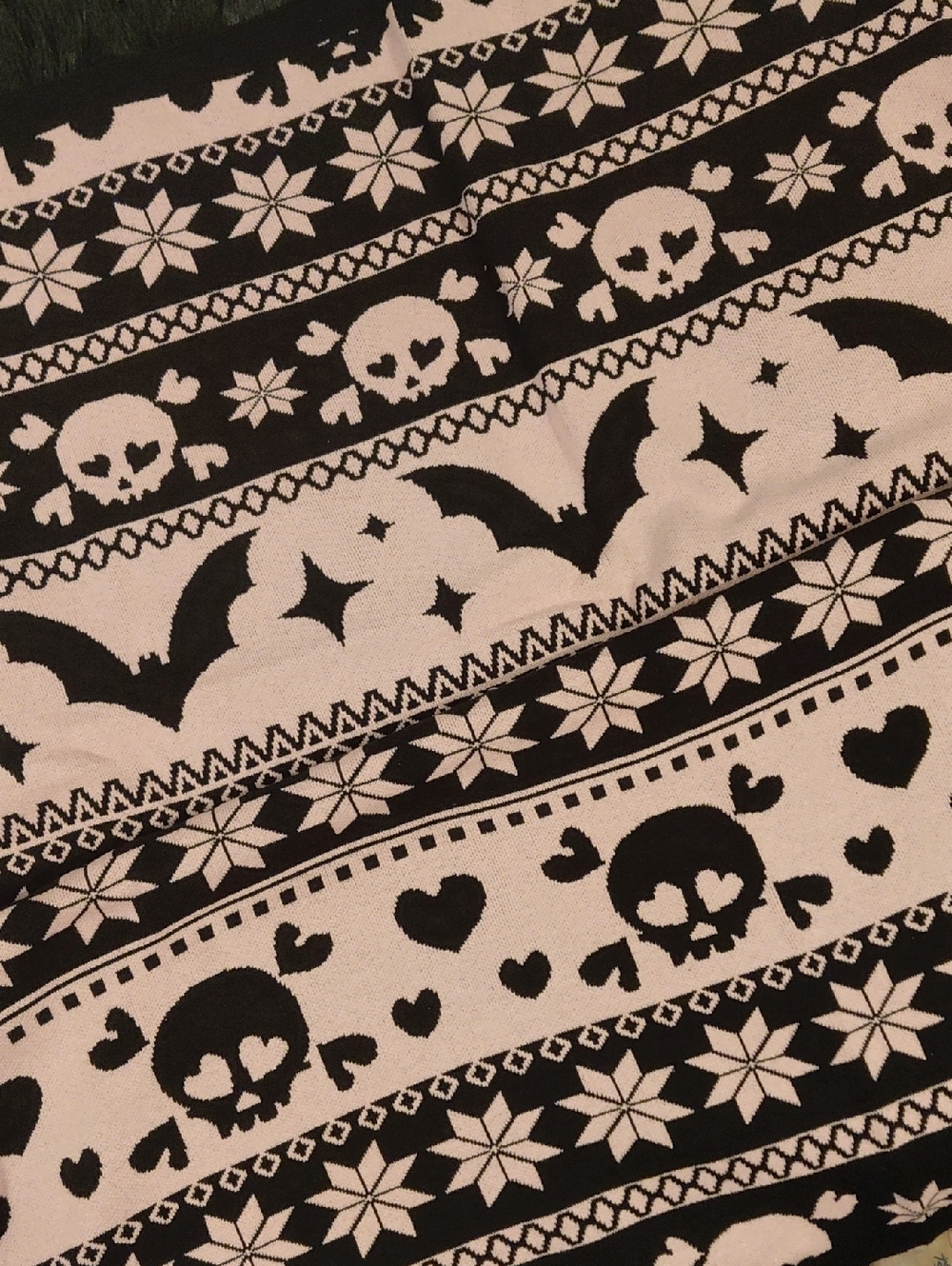 DOLLSKILL FULL SIZE Black and PINK Skull & Bat Knit POM POMS BLANKET NEW